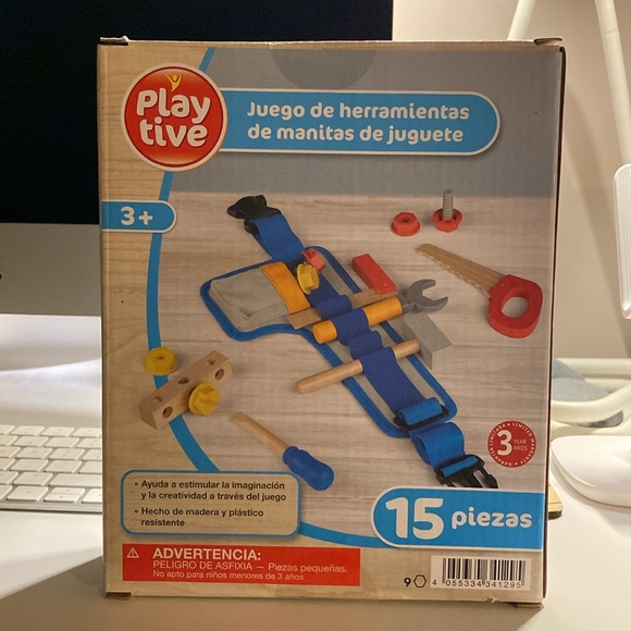 Wooden handyman kid’s dress up toy - Picture 2 of 2